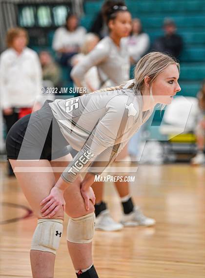Thumbnail 2 in Neches vs McMullen County (UIL 1A Region 4 Semifinal Playoff) photogallery.