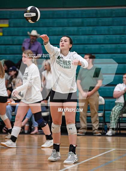 Thumbnail 3 in Neches vs McMullen County (UIL 1A Region 4 Semifinal Playoff) photogallery.