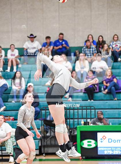 Thumbnail 2 in Neches vs McMullen County (UIL 1A Region 4 Semifinal Playoff) photogallery.