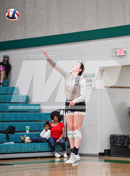 Thumbnail 3 in Neches vs McMullen County (UIL 1A Region 4 Semifinal Playoff) photogallery.