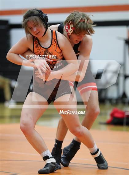 Thumbnail 1 in Liberty Union vs Amanda-Clearcreek photogallery.