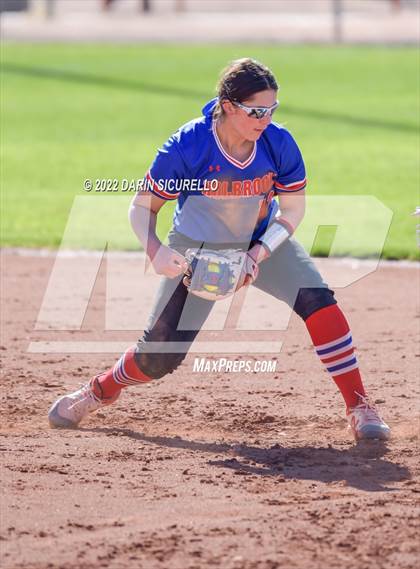 Thumbnail 2 in Cactus vs. Holbrook (Dobson/Westwood Invitational) photogallery.
