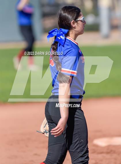Thumbnail 2 in Cactus vs. Holbrook (Dobson/Westwood Invitational) photogallery.