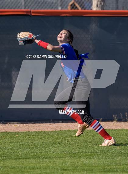 Thumbnail 1 in Cactus vs. Holbrook (Dobson/Westwood Invitational) photogallery.
