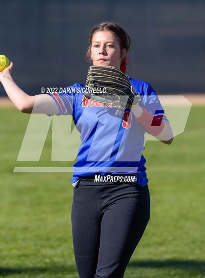 Thumbnail 2 in Cactus vs. Holbrook (Dobson/Westwood Invitational) photogallery.
