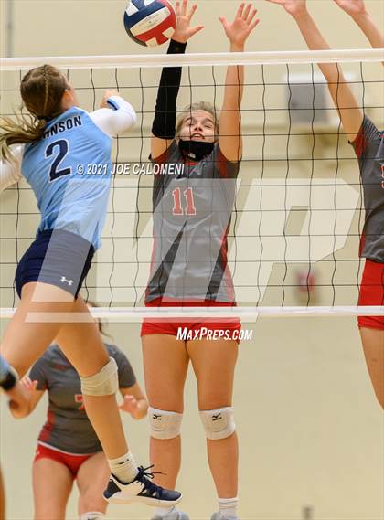 Thumbnail 1 in Lee vs Johnson photogallery.