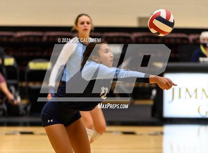 Thumbnail 1 in Lee vs Johnson photogallery.