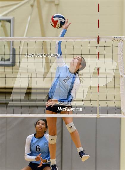 Thumbnail 2 in Lee vs Johnson photogallery.