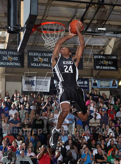 Thumbnail 2 in Slam Dunk Contest (City of Palms Classic) photogallery.