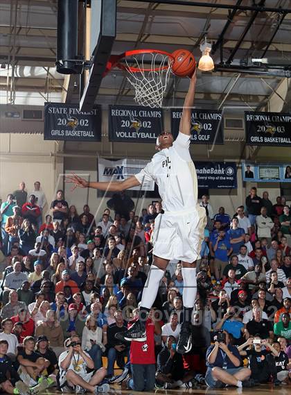 Thumbnail 1 in Slam Dunk Contest (City of Palms Classic) photogallery.