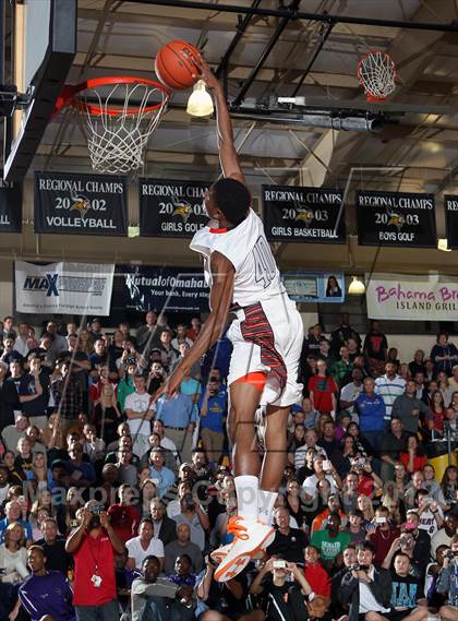 Thumbnail 3 in Slam Dunk Contest (City of Palms Classic) photogallery.