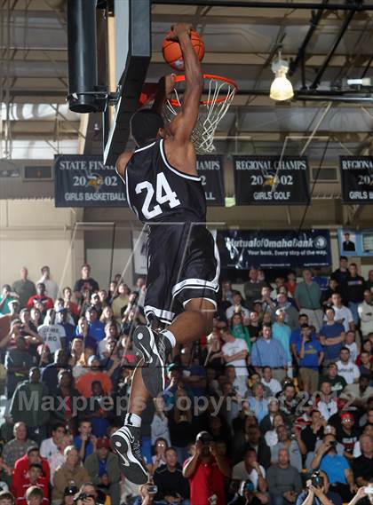 Thumbnail 1 in Slam Dunk Contest (City of Palms Classic) photogallery.