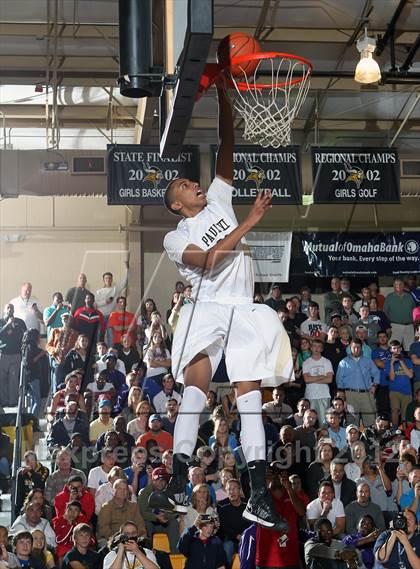 Thumbnail 2 in Slam Dunk Contest (City of Palms Classic) photogallery.