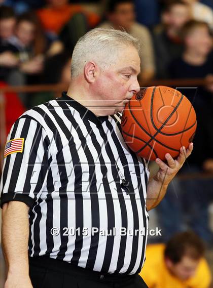Thumbnail 2 in Farrell vs. Elk County Catholic (PIAA Class A Second Round) photogallery.