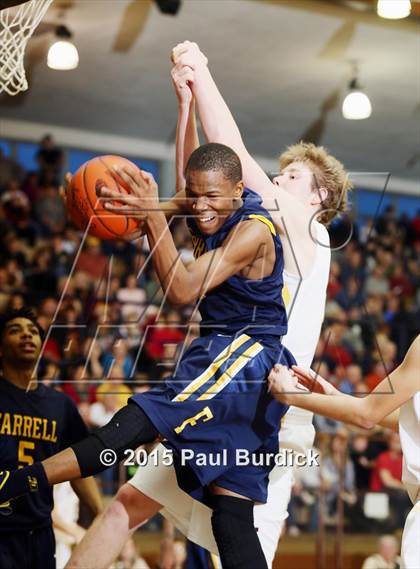 Thumbnail 2 in Farrell vs. Elk County Catholic (PIAA Class A Second Round) photogallery.