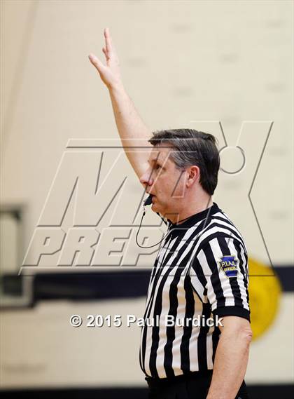 Thumbnail 1 in Farrell vs. Elk County Catholic (PIAA Class A Second Round) photogallery.