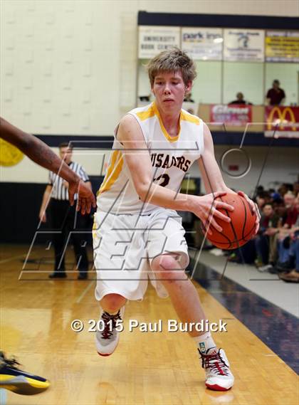 Thumbnail 3 in Farrell vs. Elk County Catholic (PIAA Class A Second Round) photogallery.