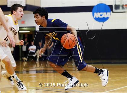 Thumbnail 2 in Farrell vs. Elk County Catholic (PIAA Class A Second Round) photogallery.
