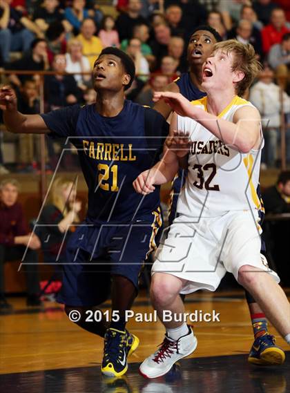 Thumbnail 3 in Farrell vs. Elk County Catholic (PIAA Class A Second Round) photogallery.