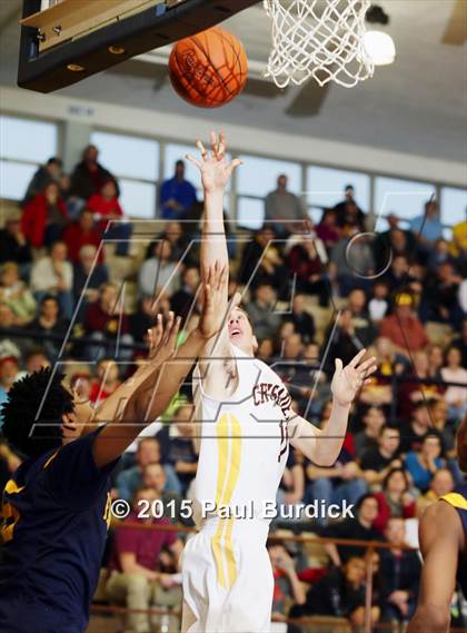 Thumbnail 3 in Farrell vs. Elk County Catholic (PIAA Class A Second Round) photogallery.