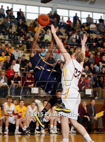 Thumbnail 2 in Farrell vs. Elk County Catholic (PIAA Class A Second Round) photogallery.