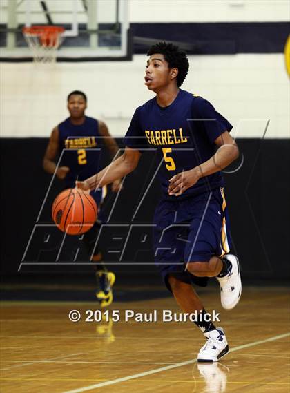Thumbnail 2 in Farrell vs. Elk County Catholic (PIAA Class A Second Round) photogallery.