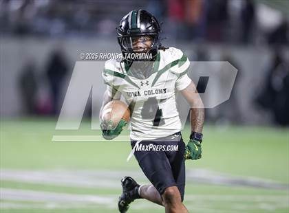 Thumbnail 1 in Iowa Colony vs. Randle (UIL 5A D2 Football Quarterfinal) photogallery.