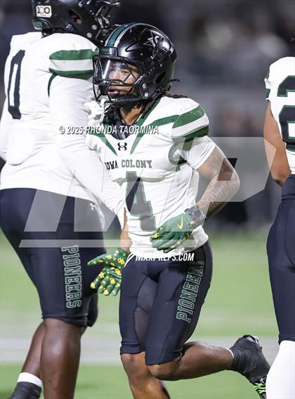 Thumbnail 2 in Iowa Colony vs. Randle (UIL 5A D2 Football Quarterfinal) photogallery.