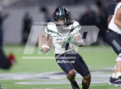 Thumbnail 2 in Iowa Colony vs. Randle (UIL 5A D2 Football Quarterfinal) photogallery.