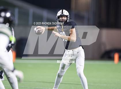 Thumbnail 1 in Iowa Colony vs. Randle (UIL 5A D2 Football Quarterfinal) photogallery.