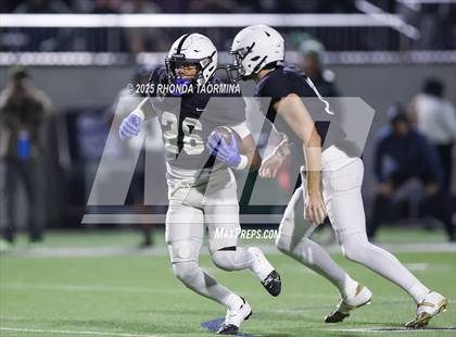 Thumbnail 2 in Iowa Colony vs. Randle (UIL 5A D2 Football Quarterfinal) photogallery.