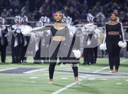 Thumbnail 1 in Iowa Colony vs. Randle (UIL 5A D2 Football Quarterfinal) photogallery.