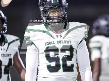 Thumbnail 3 in Iowa Colony vs. Randle (UIL 5A D2 Football Quarterfinal) photogallery.