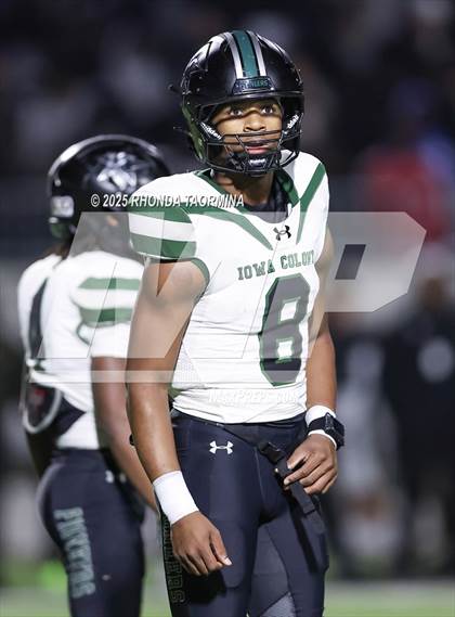 Thumbnail 1 in Iowa Colony vs. Randle (UIL 5A D2 Football Quarterfinal) photogallery.