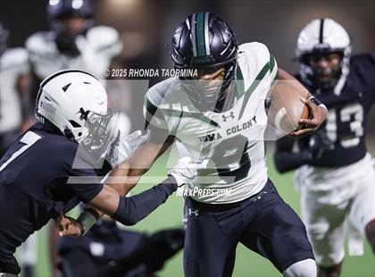 Thumbnail 3 in Iowa Colony vs. Randle (UIL 5A D2 Football Quarterfinal) photogallery.