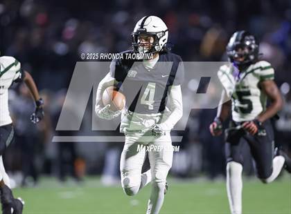 Thumbnail 2 in Iowa Colony vs. Randle (UIL 5A D2 Football Quarterfinal) photogallery.