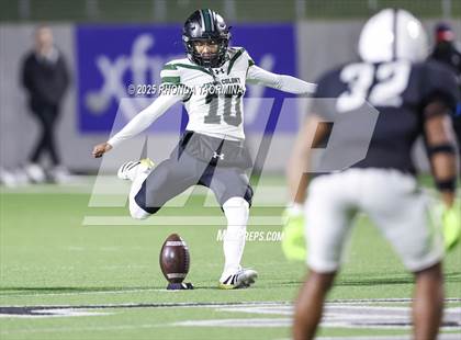 Thumbnail 1 in Iowa Colony vs. Randle (UIL 5A D2 Football Quarterfinal) photogallery.