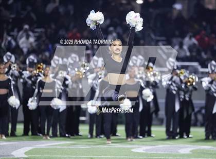 Thumbnail 3 in Iowa Colony vs. Randle (UIL 5A D2 Football Quarterfinal) photogallery.