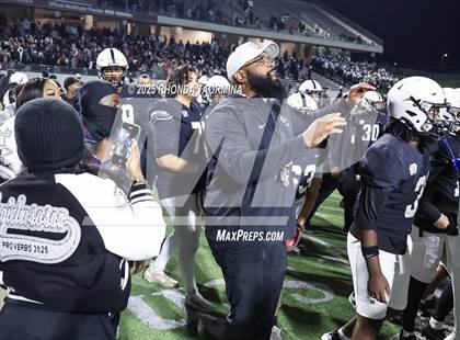 Thumbnail 1 in Iowa Colony vs. Randle (UIL 5A D2 Football Quarterfinal) photogallery.