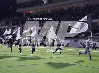 Thumbnail 3 in Iowa Colony vs. Randle (UIL 5A D2 Football Quarterfinal) photogallery.