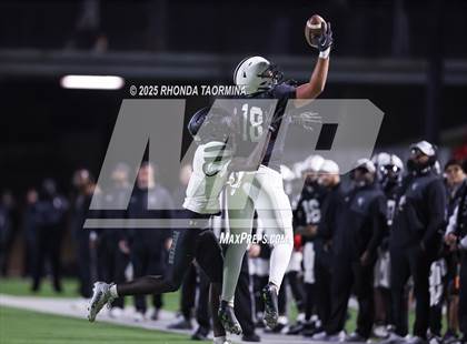 Thumbnail 3 in Iowa Colony vs. Randle (UIL 5A D2 Football Quarterfinal) photogallery.
