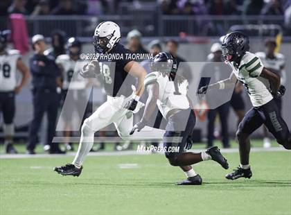 Thumbnail 1 in Iowa Colony vs. Randle (UIL 5A D2 Football Quarterfinal) photogallery.