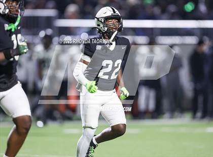Thumbnail 3 in Iowa Colony vs. Randle (UIL 5A D2 Football Quarterfinal) photogallery.