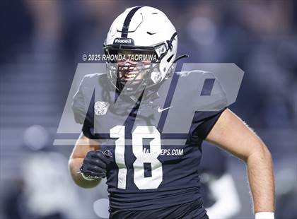 Thumbnail 2 in Iowa Colony vs. Randle (UIL 5A D2 Football Quarterfinal) photogallery.