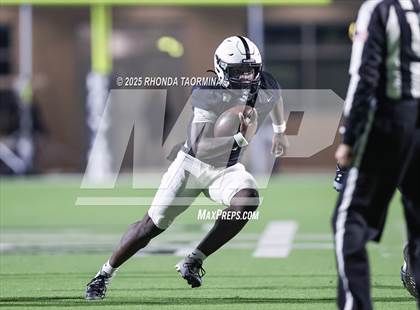 Thumbnail 1 in Iowa Colony vs. Randle (UIL 5A D2 Football Quarterfinal) photogallery.