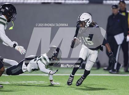 Thumbnail 1 in Iowa Colony vs. Randle (UIL 5A D2 Football Quarterfinal) photogallery.