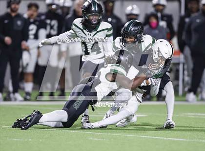 Thumbnail 1 in Iowa Colony vs. Randle (UIL 5A D2 Football Quarterfinal) photogallery.