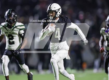 Thumbnail 3 in Iowa Colony vs. Randle (UIL 5A D2 Football Quarterfinal) photogallery.