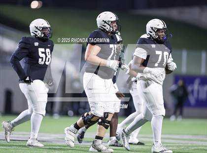 Thumbnail 1 in Iowa Colony vs. Randle (UIL 5A D2 Football Quarterfinal) photogallery.