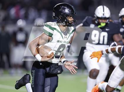 Thumbnail 2 in Iowa Colony vs. Randle (UIL 5A D2 Football Quarterfinal) photogallery.